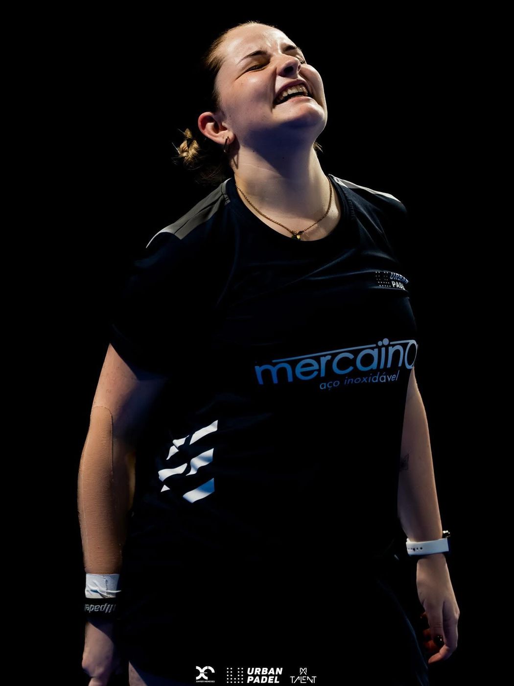 Jogadora do Urban Padel em jogo